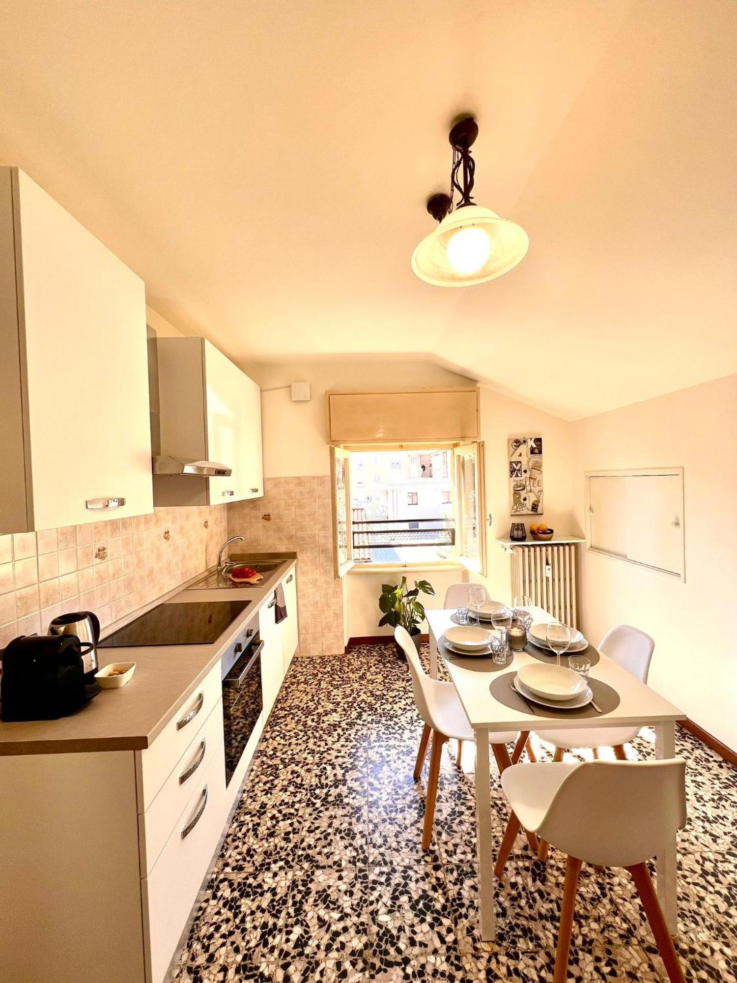 La Mansarda Apartment Como Bagian luar foto