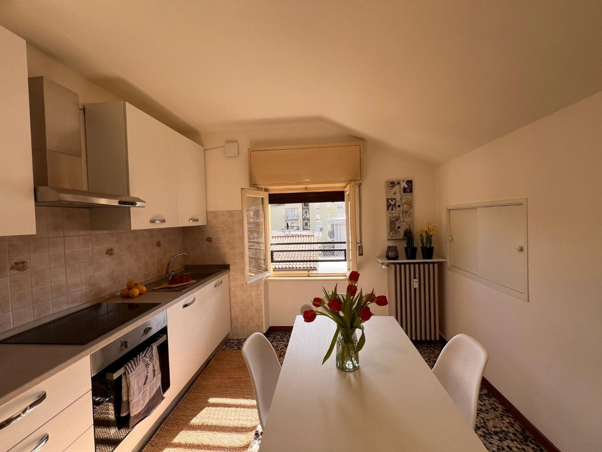 La Mansarda Apartment Como Bagian luar foto