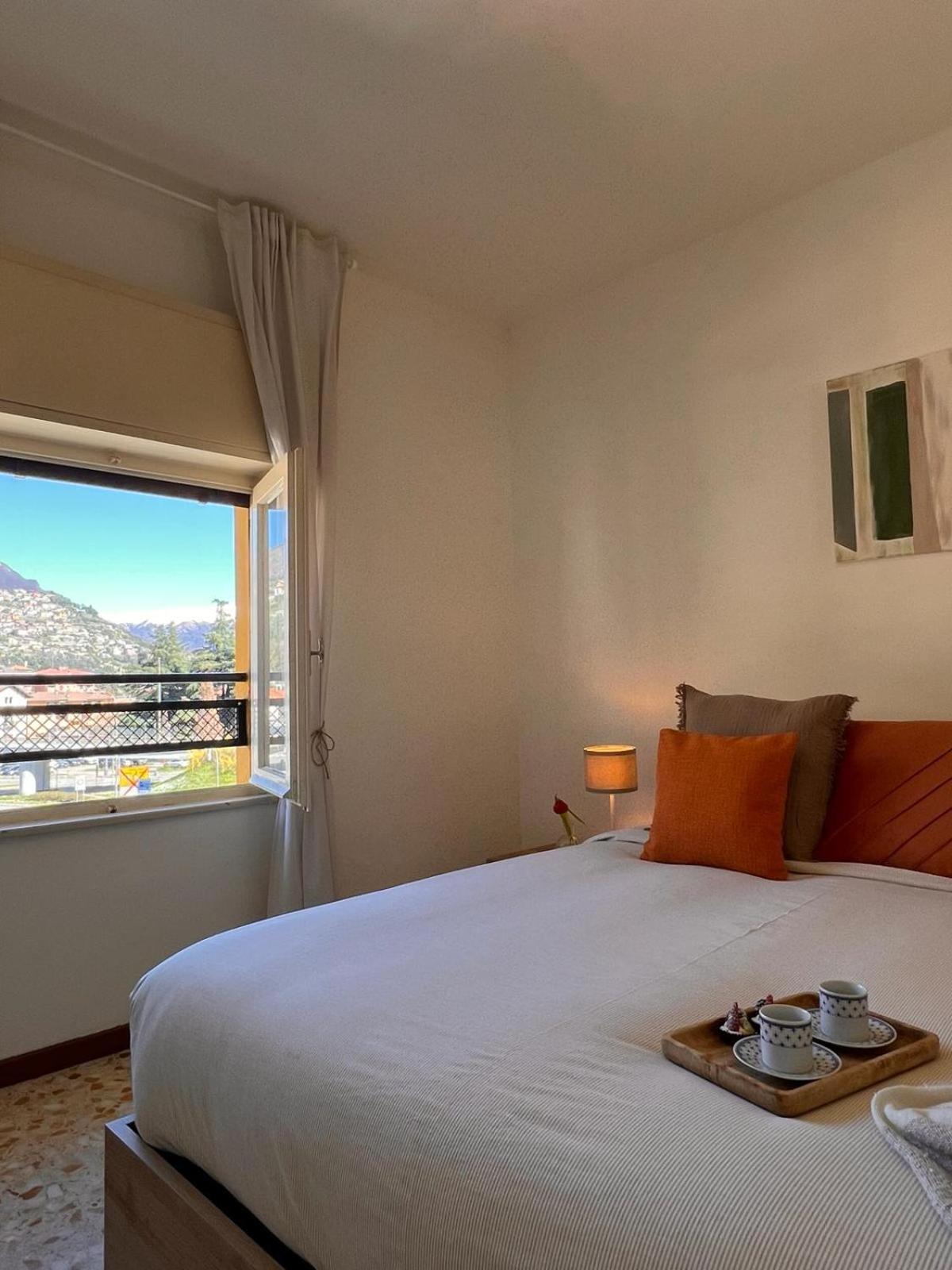 La Mansarda Apartment Como Bagian luar foto