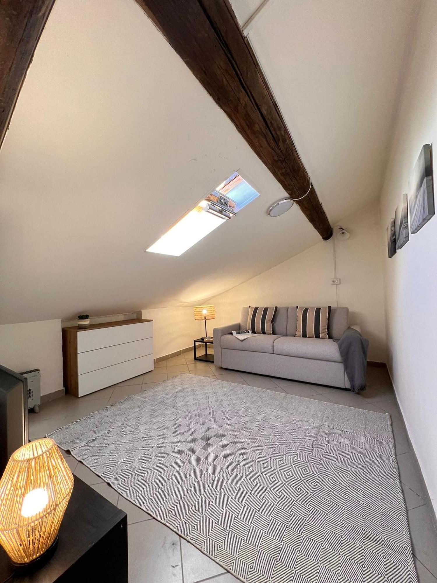 La Mansarda Apartment Como Bagian luar foto