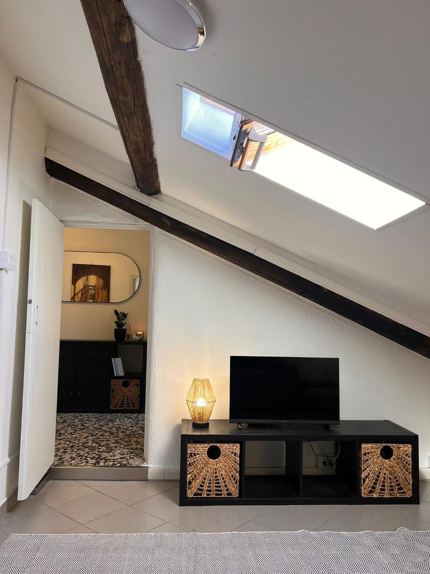 La Mansarda Apartment Como Bagian luar foto