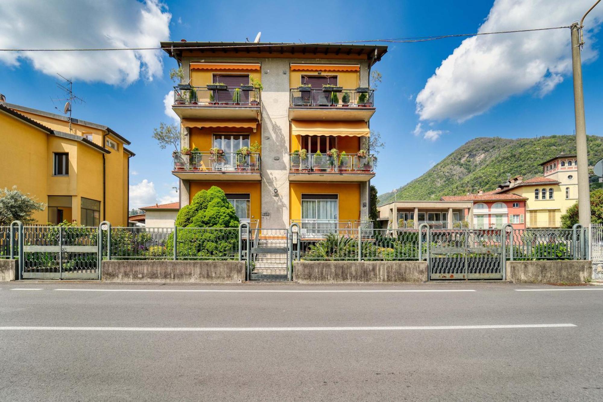 La Mansarda Apartment Como Bagian luar foto